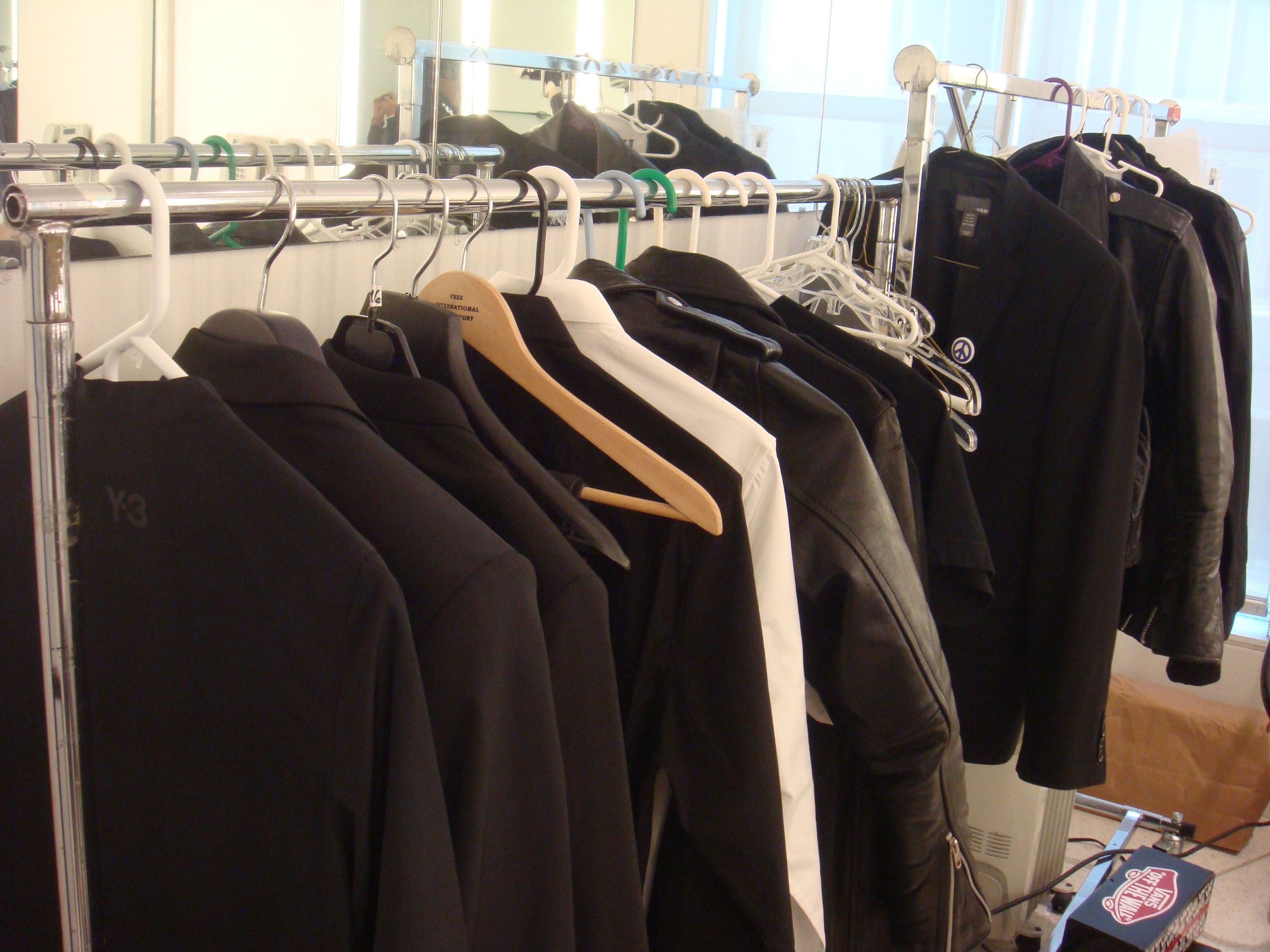 behind_curtains_video - 02