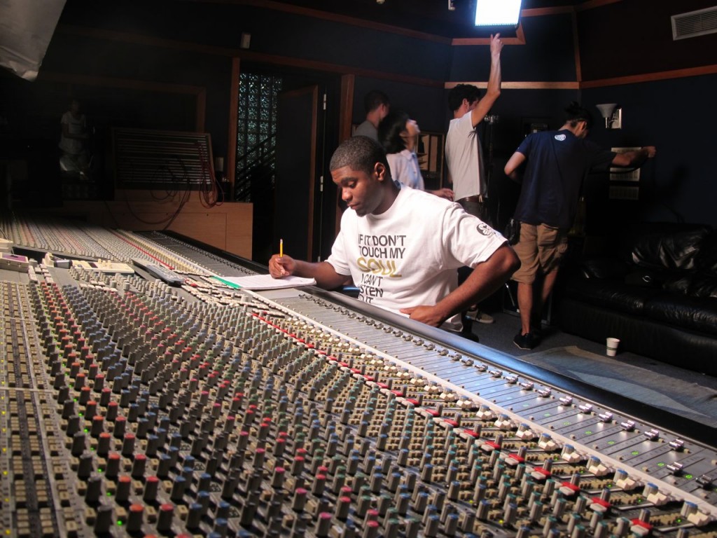 BOOBIEMILES_BTS_2010_201105